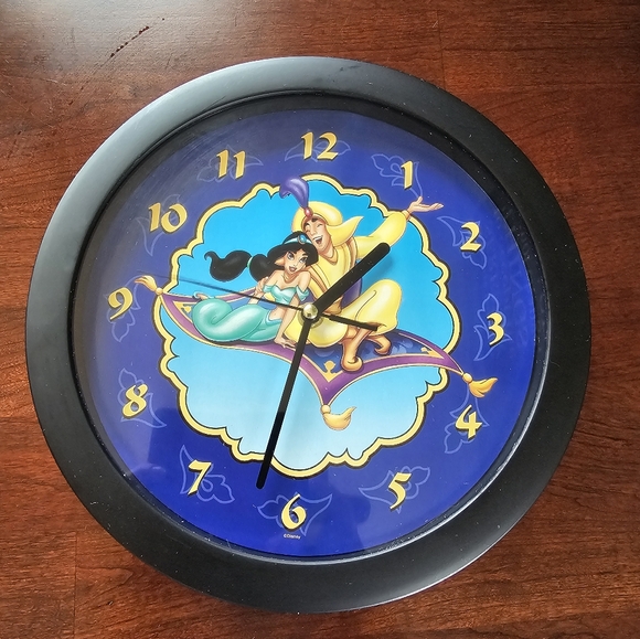 Like New Vintage Disney Aladdin Clock - Picture 1 of 4